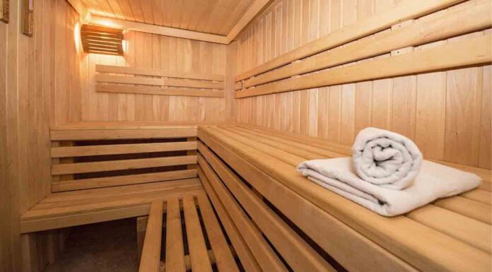 Investigan a un ex diplomático francés por la intoxicación en una sauna del Eixample Investigan a un ex diplomático francés por la intoxicación en una sauna del Eixample