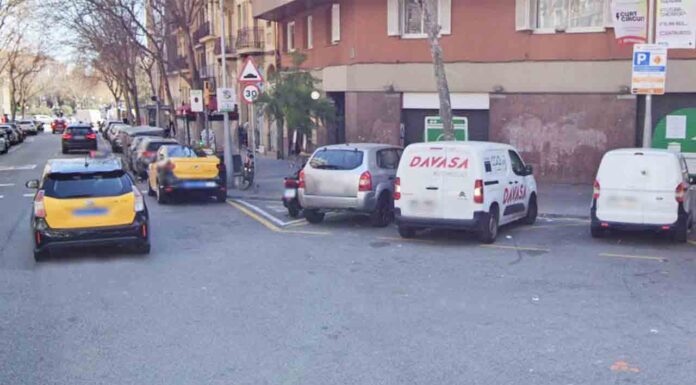 Una mujer de 84 años trasladada al Hospital de Sant Pau tras ser asaltada para robarle Una mujer de 84 años trasladada al Hospital de Sant Pau tras ser asaltada para robarle