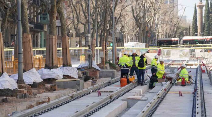 El tranvía de la Diagonal hasta Francesc Macià, en el aire Afectaciones a la movilidad en las calles Sicilia y Sardenya por las obras del tranvía