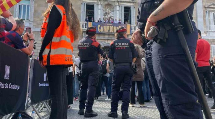 Detenido por un delito sexual en la celebración del Barça en plaza Sant Jaume Detenido por un delito sexual en la celebración del Barça en plaza Sant Jaume