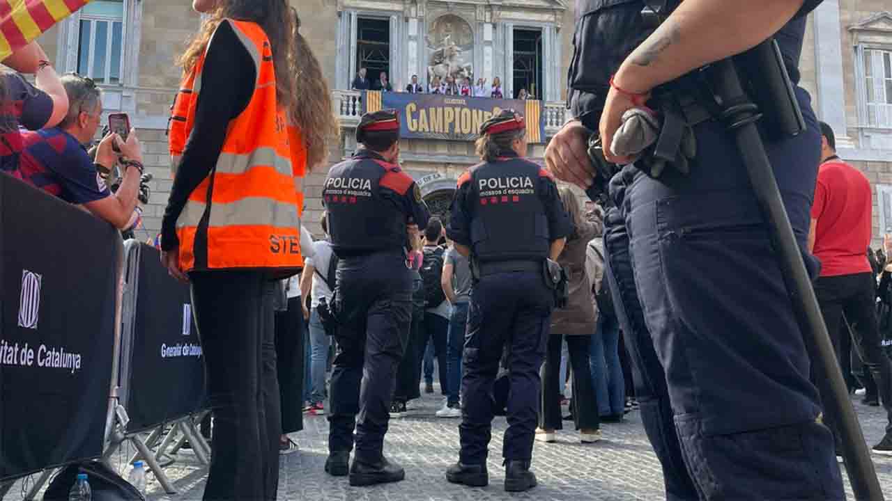 Detenido por un delito sexual en la celebración del Barça en plaza Sant Jaume