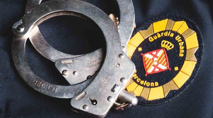 Roba dos cajas fuertes de un restaurante en el Eixample y lo pillan dentro Tres detenidos por el intento de robo de un reloj de lujo en el Gótico