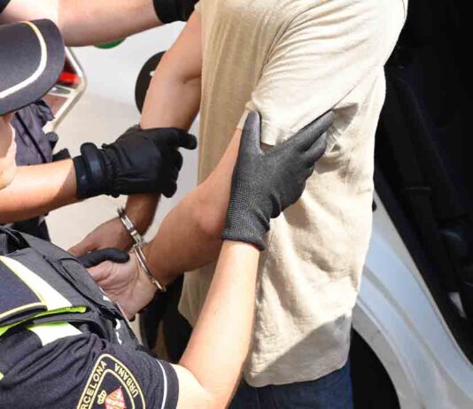 Roban un reloj en el Born, de 70.000 euros, rompiendo la correa de un mordisco Roban un reloj en el Born, de 70.000 euros, rompiendo la correa de un mordisco