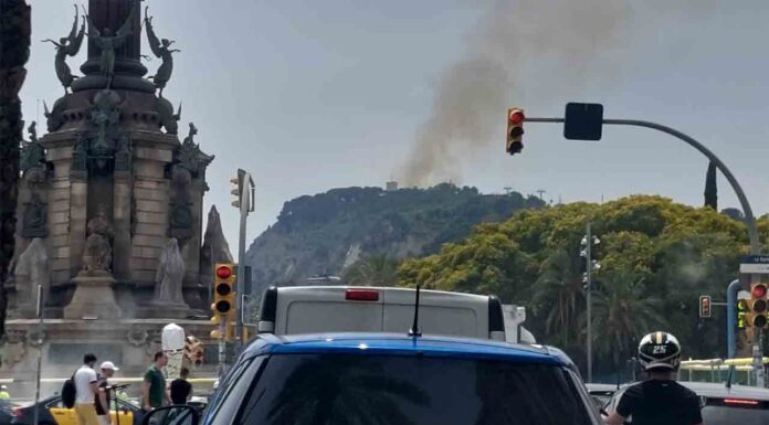 Incendio frente al Castillo de Montjuïc Incendio frente al Castillo de Montjuïc