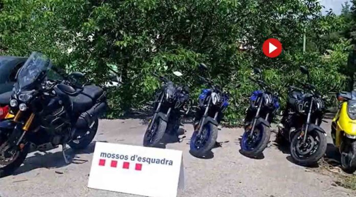 Los Mossos detienen a dos personas por el robo de 25 motos en Sant Martí Los Mossos detienen a dos personas por el robo de 25 motos en Sant Martí
