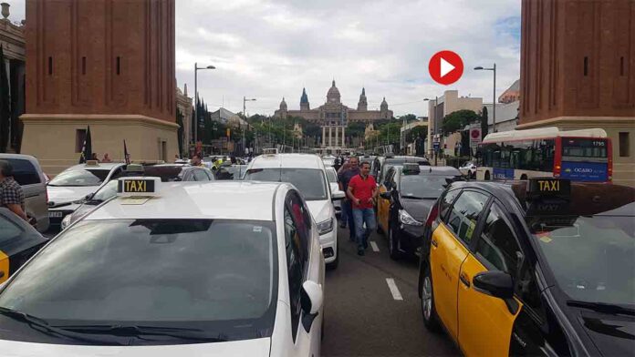 Manifestación de los taxistas en el centro de Barcelona