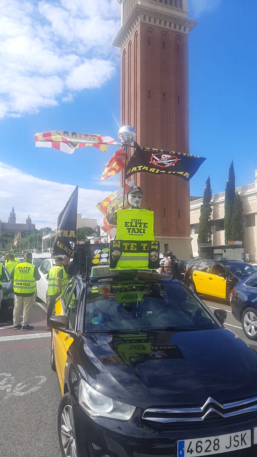 Movilización del taxi en la Plaza de España