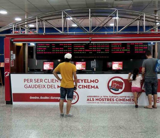 Cierran los Cines Yelmo del Centre de la Vila, tras 27 años Cierran los Cines Yelmo del Centre de la Vila, tras 27 años