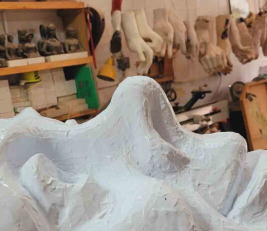 La Plaça Nova en el Gòtic, recupera el histórico cabezudo Beco La Plaça Nova en el Gòtic, recupera el histórico cabezudo Beco