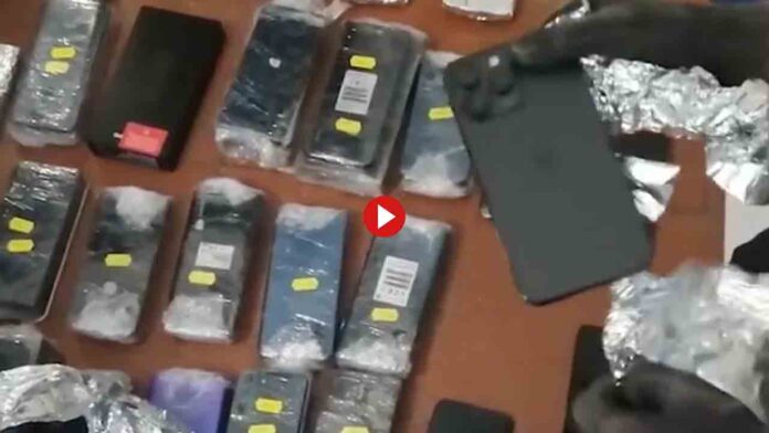 Los Mossos recuperan en Hospitalet 195 móviles robados