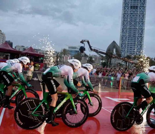 140.000 personas en el inicio de La Vuelta 2023 en Barcelona 140.000 personas en el inicio de La Vuelta 2023 en Barcelona