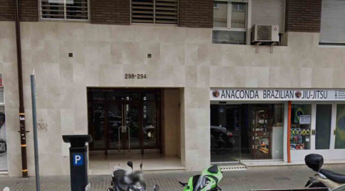 Tres heridos, uno crítico, en una pelea con catanas en Gràcia Tres heridos, uno crítico, en una pelea con catanas en Gràcia