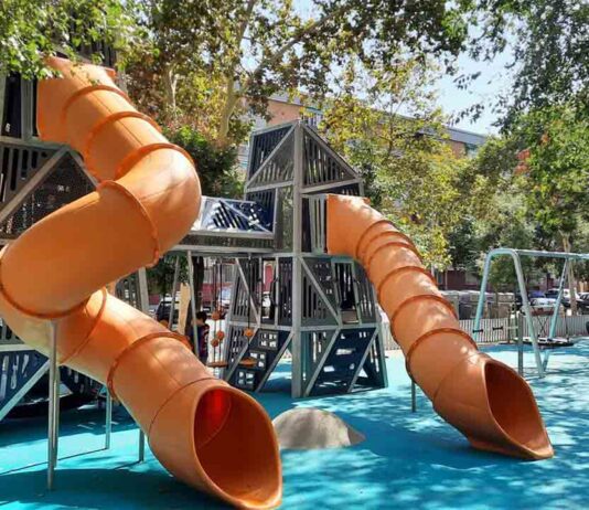 El Ayuntamiento abre una nueva superárea de juego infantil en Sant Martí El Ayuntamiento abre una nueva superárea de juego infantil en Sant Martí