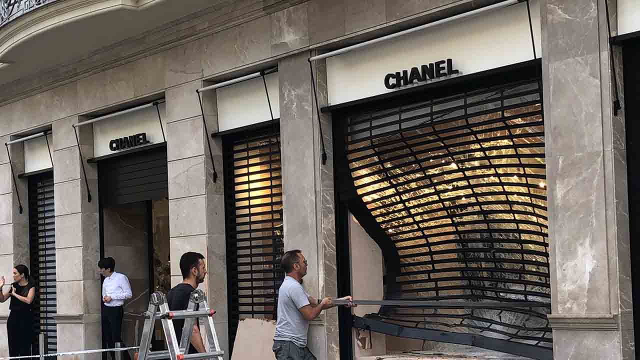 Nuevo robo con alunizaje en Paseo de Gràcia, esta vez en la tienda Channel