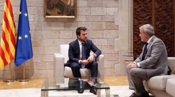 Primer encuentro institucional entre Aragonès y Collboni Primer encuentro institucional entre Aragonès y Collboni