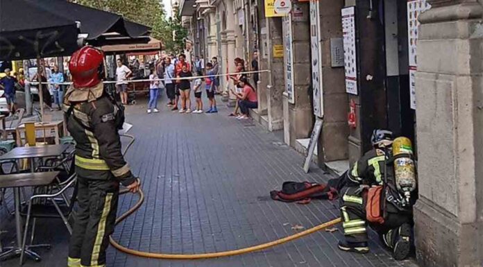 Un incendio en un restaurante del Paralelo deja tres heridos por inhalación de humo Un incendio en un restaurante del Paralelo deja tres heridos por inhalación de humo