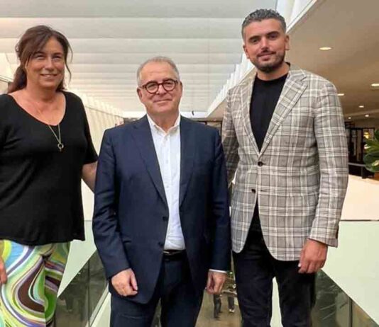 Barcelona y Ámsterdam por una mejor gestión del turismo Barcelona y Ámsterdam por una mejor gestión del turismo