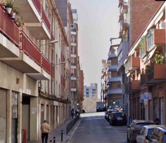Un menor herido grave al caer por una ventana en el Baix Guinardó Un menor herido grave al caer por una ventana en el Baix Guinardó