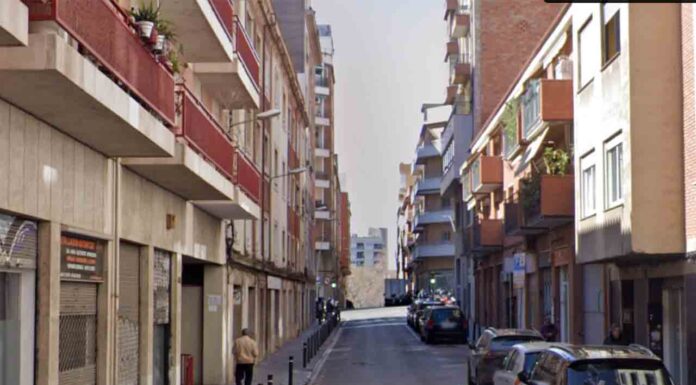 Un menor herido grave al caer por una ventana en el Baix Guinardó Un menor herido grave al caer por una ventana en el Baix Guinardó