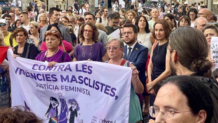 Concentración en la Plaza Sant Jaume en apoyo a Jennifer Hermoso