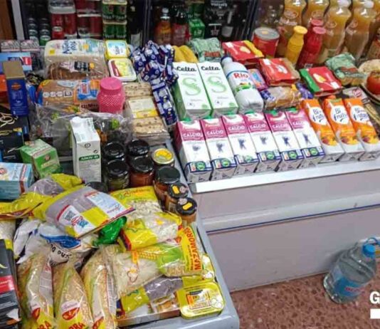 Intervienen en tiendas de Les Corts 615 artículos no aptos para el consumo Intervienen en tiendas de Les Corts 615 artículos no aptos para el consumo