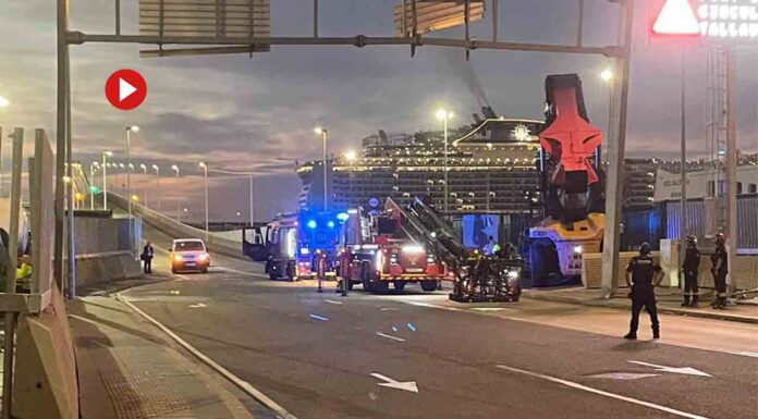 Cortan el Puente de Europa en el Moll Adossat al romper una grúa una señal de tráfico Cortan en Puente de Europa en el Moll Adossat al romper una grúa una señal de tráfico