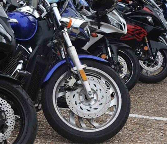 Detenido tras forzar y robar de las maletas de 13 motos en Sants-Montjuïc Detenido tras forzar y robar de las maletas de 13 motos en Sants-Montjuïc