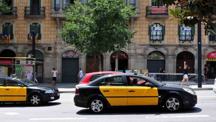 El taxi gratuito de la Baixada de la Glòria en Gràcia se reactivará en noviembre