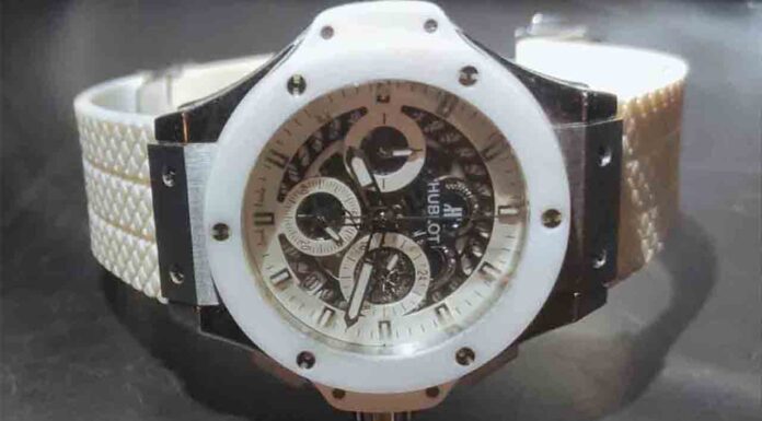 Evitan el robo de un reloj valorado en 15.000 euros en el Raval Evitan el robo de un reloj valorado en 15.000 euros en el Raval