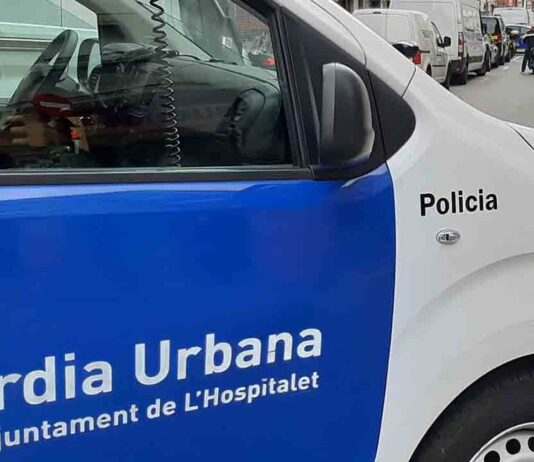 Detenido un ex subinspector de los Mossos borracho en Hospitalet Detenido un ex subinspector de los Mossos borracho en Hospitalet
