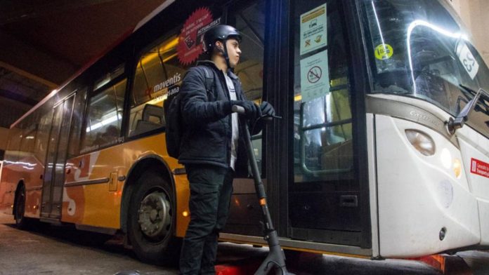 Los patinetes eléctricos se prohíben indefinidamente en el transporte público Los patinetes eléctricos se prohíben indefinidamente en el transporte público