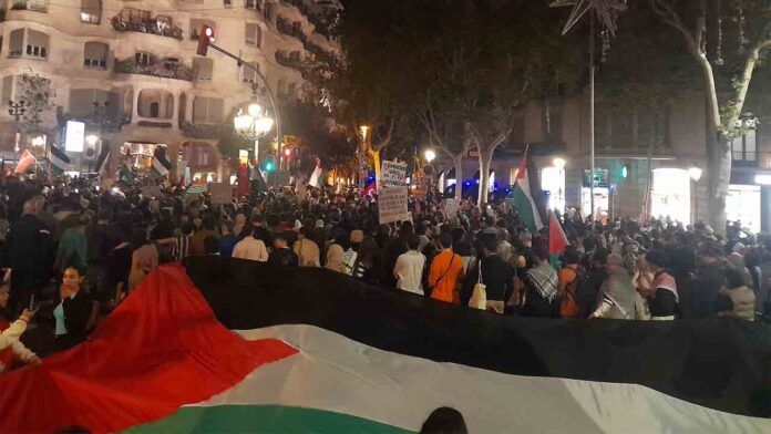 Manifestación en Barcelona contra los ataques de Israel al pueblo palestino