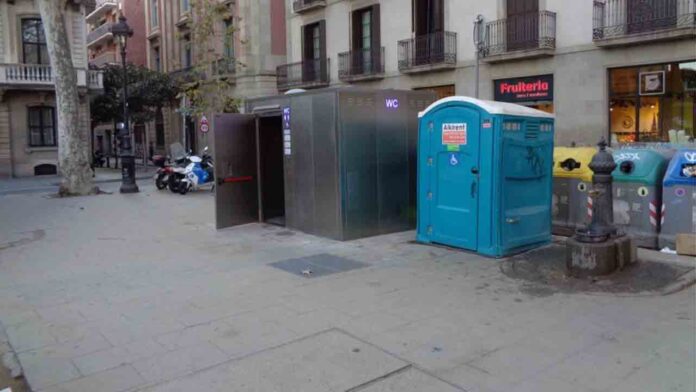 Se instalarán más lavabos públicos en la Barceloneta