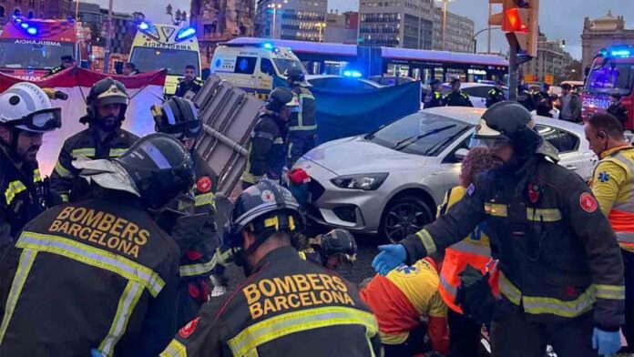 Tres personas atropelladas en la Plaza de España