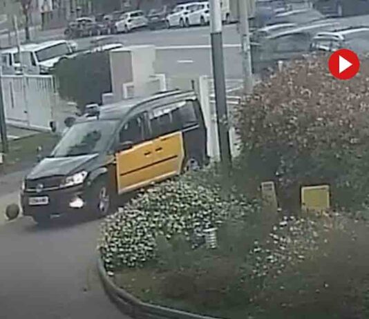 Un ladrón arrastra con el coche a un taxista en Cornellà tras haberle robado Un ladrón arrastra con el coche a un taxista en Cornellà tras haberle robado