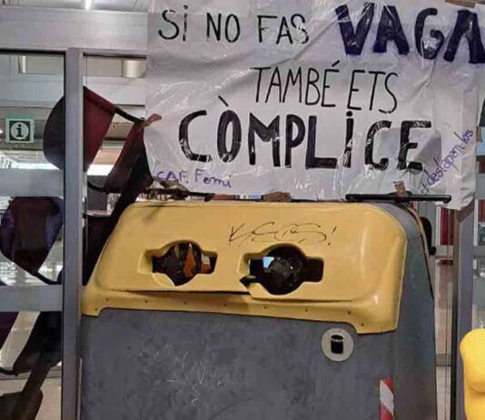 Barricadas y piquetes en el primer día de huelga feminista en la UAB Barricadas y piquetes en el primer día de huelga feminista en la UAB