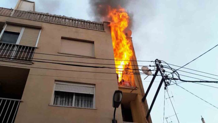 Incendio en una vivienda del barrio de la Prosperitat