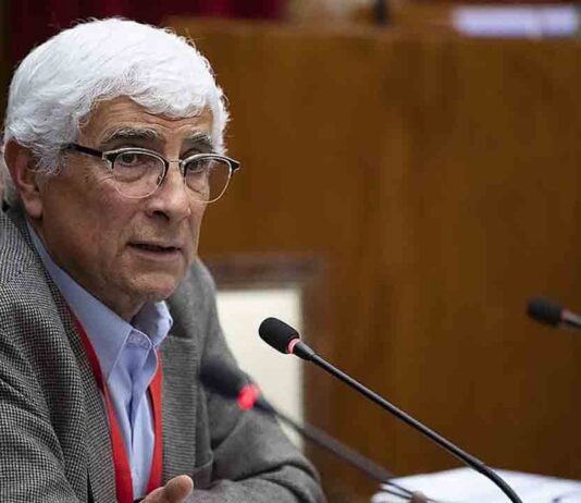 Balcells acepta reunirse con las enfermeras si desconvocan la huelga indefinida Balcells acepta reunirse con las enfermeras si desconvocan la huelga indefinida
