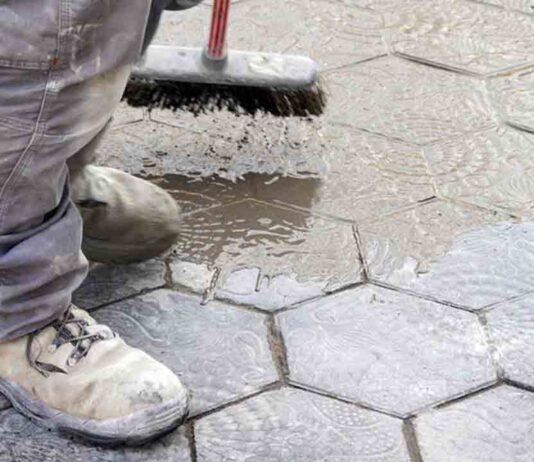 Obras de mejora del abastecimiento de agua en la Barceloneta Obras de mejora del abastecimiento de agua en la Barceloneta