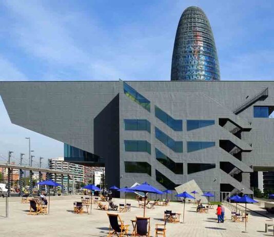 Barcelona lidera el avance del Estado hacia la economía del conocimiento Barcelona lidera el avance del Estado hacia la economía del conocimiento