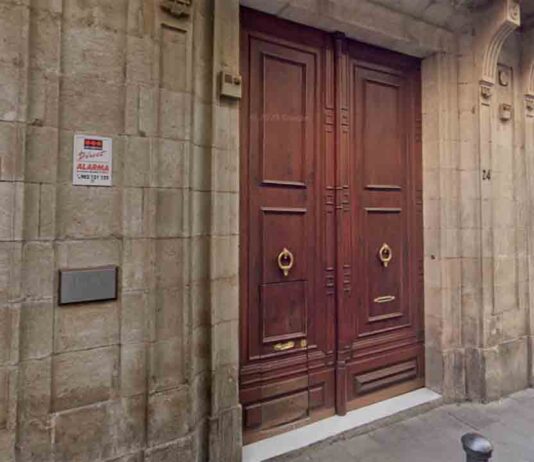 Multa de 420.000 euros por alquilar ilegalmente 14 pisos turísticos en el Gòtic Multa de 420.000 euros por alquilar ilegalmente 14 pisos turísticos en el Gòtic