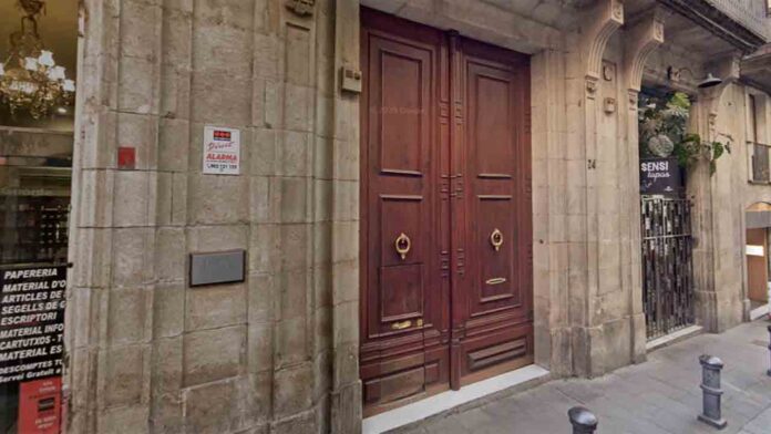 Multa de 420.000 euros por alquilar ilegalmente 14 pisos turísticos en el Gòtic