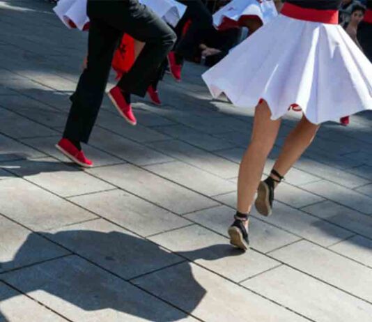 Empieza la temporada de los bailes de sardanas en Sarrià – Sant Gervasi Empieza la temporada de los bailes de sardanas en Sarrià – Sant Gervasi