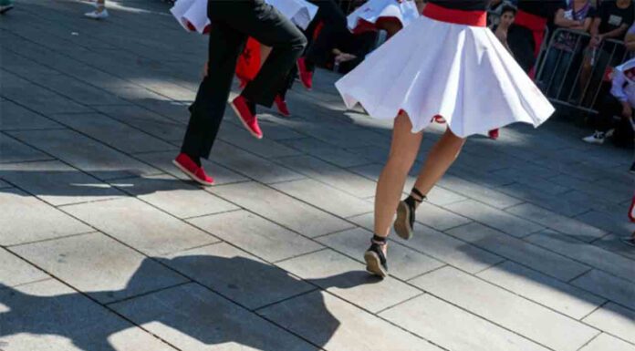 Empieza la temporada de los bailes de sardanas en Sarrià – Sant Gervasi Empieza la temporada de los bailes de sardanas en Sarrià – Sant Gervasi