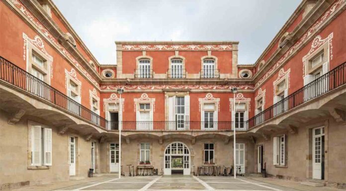 Las fachadas del Institut Verdaguer lucen restauradas Las fachadas del Institut Verdaguer lucen restauradas