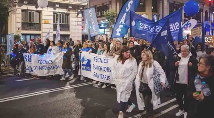 Los sindicatos de técnicos sanitarios llegan a un acuerdo y desconvocan la huelga Los sindicatos de técnicos sanitarios llegan a un acuerdo y desconvocan la huelga