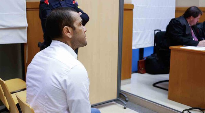 Dani Alves paga el millón de euros de fianza y saldrá de prisión Arranca el juicio a Dani Alves por agresión sexual