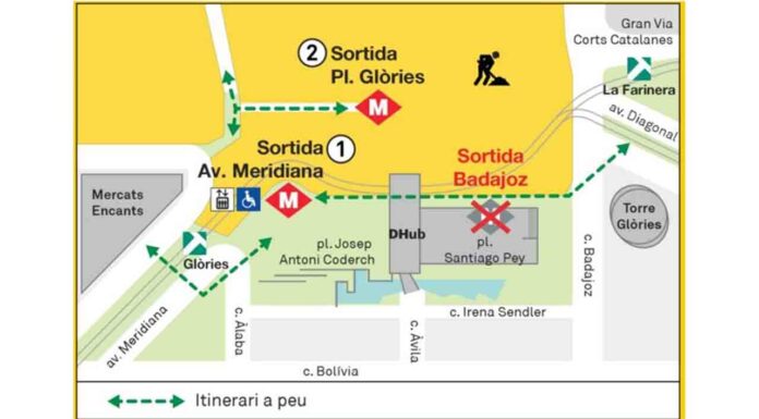 Se cierra la salida de metro de calle Badajoz de la estación de Glòries L1 Cierre de salida de metro calle Badajoz de la estación de Glòries de la L1