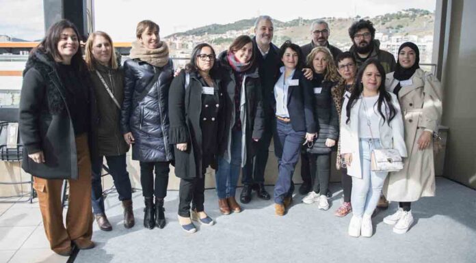 Entregan las llaves de 85 viviendas públicas para mayores en Trinitat Vella Entregan las llaves de 85 viviendas públicas para mayores en Trinitat Vella