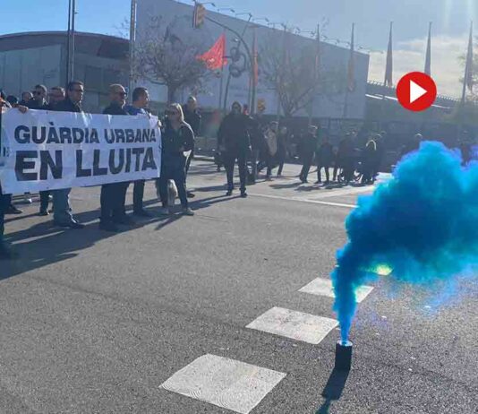 La Guàrdia Urbana de Hospitalet protesta frente al MWC, como el pasado año La Guàrdia Urbana de Hospitalet protesta frente al MWC
